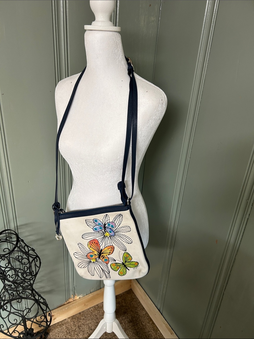 Purse - Picture 2 of 6